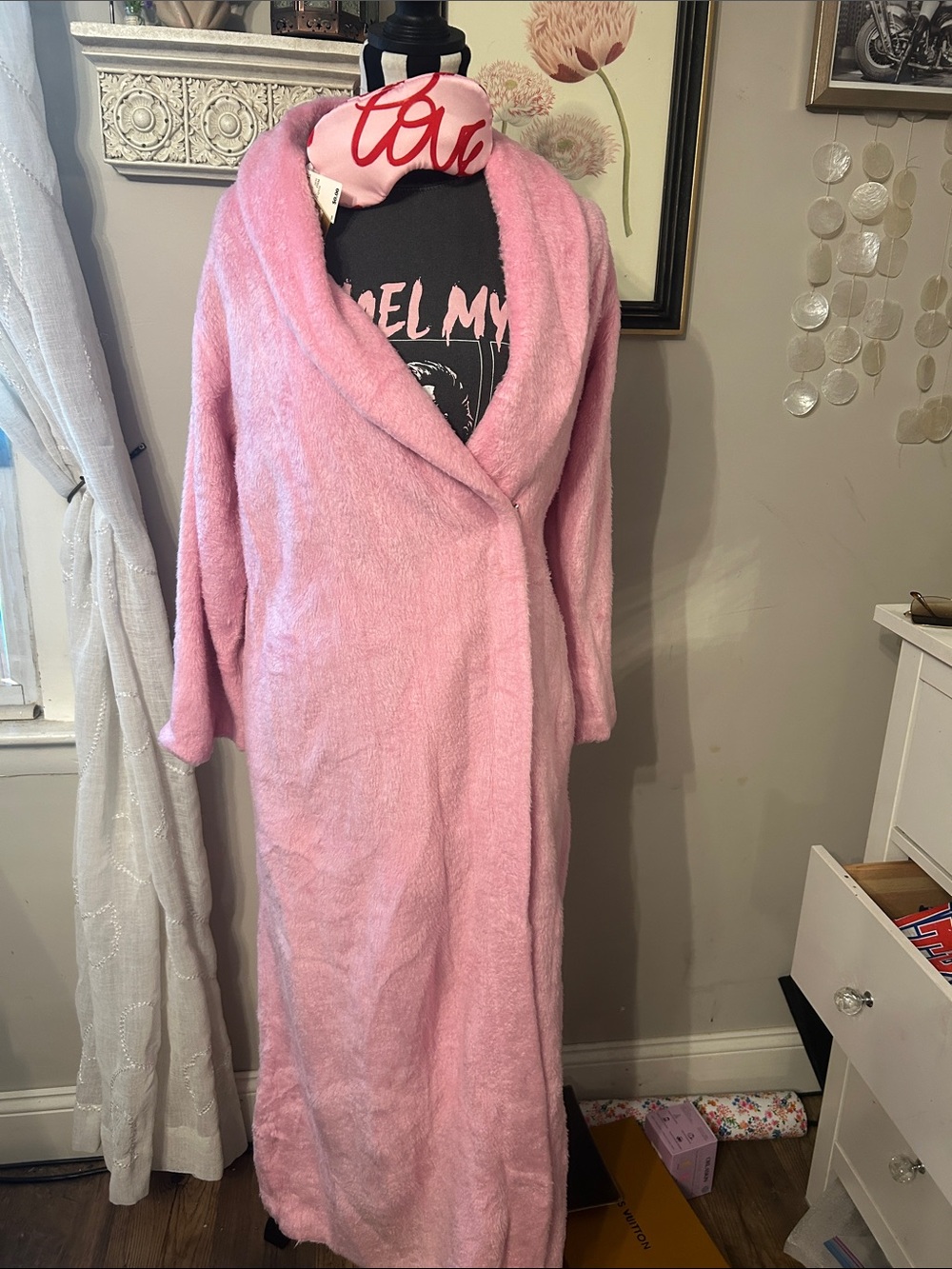 Vintage “Michael Meyers Spa Day “Evelyn Pearson Pink soft Robe